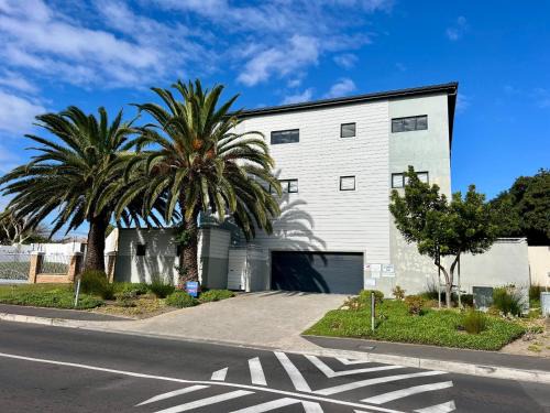 Blouberg Rise Apartment | Sunset on 13