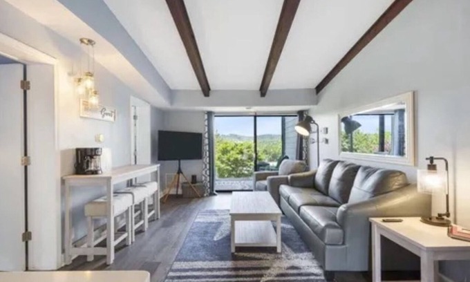 Kimberling City Condo | Sunset Retreat at Kimberling City - pet friendly, ground floor condo, lake view