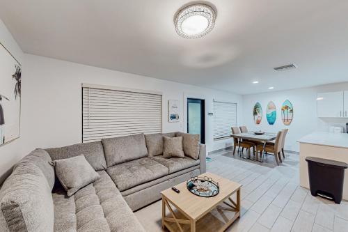 Singer Island Apartment | Sunset's Rest