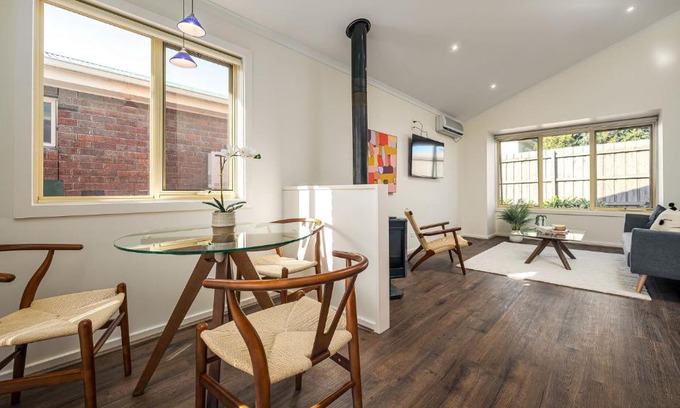 Cowes House | Sunshine Retreat Villa 1
