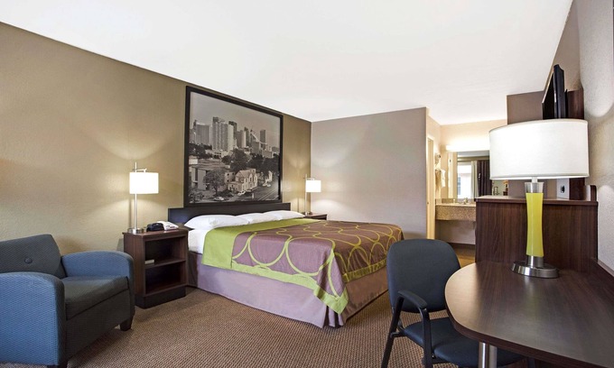 Oklahoma City Hotel | Super 8 by Wyndham Oklahoma/Frontier City