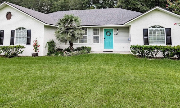 Lake City House | Super clean, quiet. Close to world famous springs. Game Room!