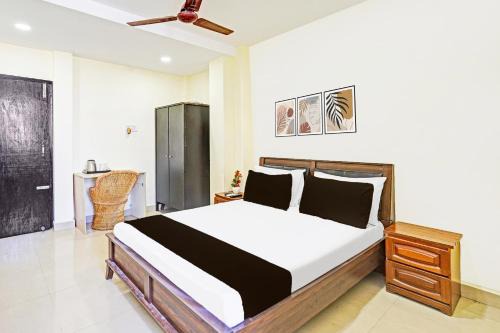 Guduvancheri Hotel | Super Collection O Guduvancheri Railway Station