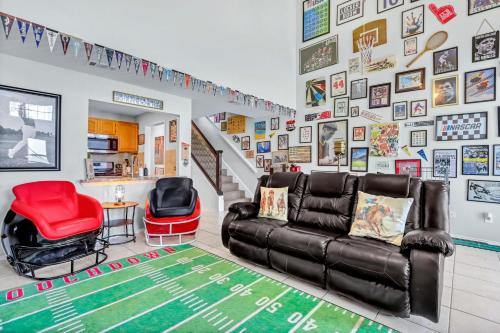 Canyon Lake House | Super Fans at Coddiwomple Cottages