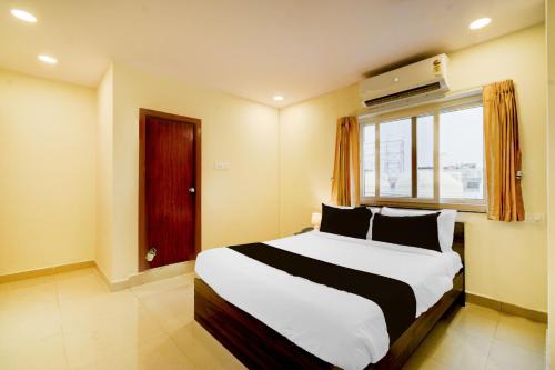 Medchal Hotel | Super Townhouse De Alphabet Hotel - Gandimaissamma