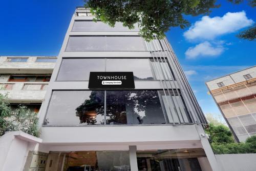 Delhi Hotel | Super Townhouse Preet Vihar Metro Station