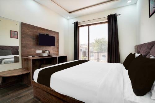 Taj Ganj Hotel | Super Townhouse Taj Mahal East Gate Formerly Royal Empire