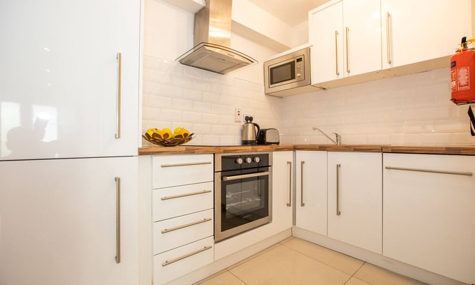 Temple Bar Apartment | Superb 1 bed apartment within 2 minutes walk to Grafton Street - sleeps 4