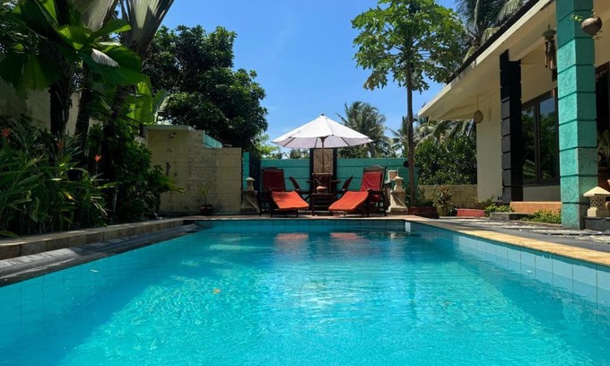 Senggigi Villa | Superb family friendly villa with pool and only 500 metres from beach