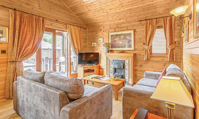 Tilford Ski Chalet | Superb lodge with one master double and one twin.