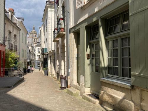 Loches House | Sur la route de la cité royale