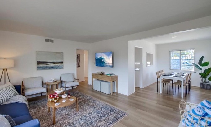 Beach Barber Tract House | Surf Shack 6