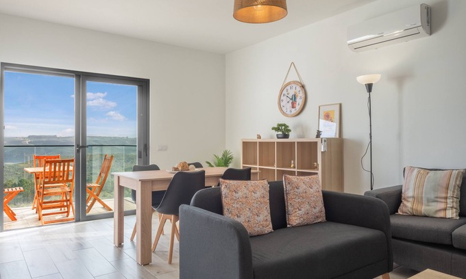 Aljezur Apartment | Surfer's Pitstop Apartment