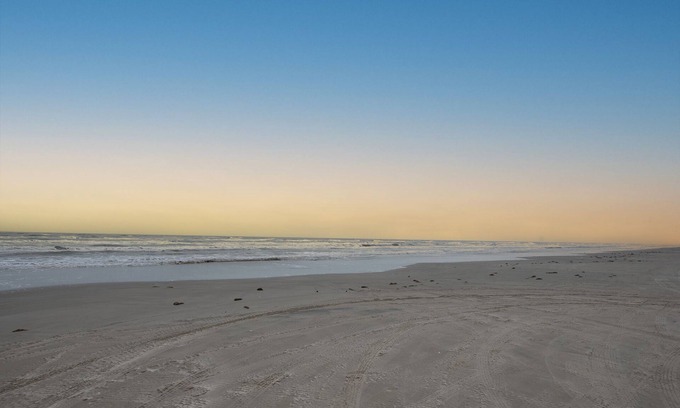 Freeport Cottage | Surfside Christmas Bay access, walk to beach & backyard fishing