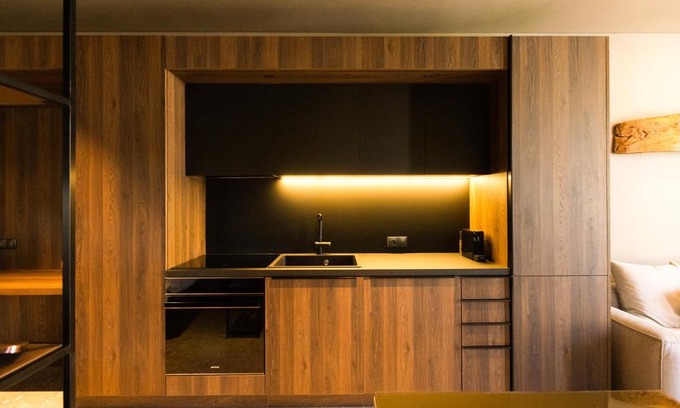 Vouliagmeni Apartment | Svarna Vouliagmeni Suite