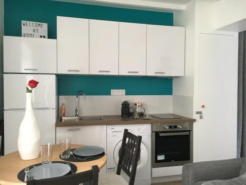 Carrieres-sur-Seine Apartment | SWEET APARTMENT CARRIERES - 1 chambre - 4 Pers - Wifi