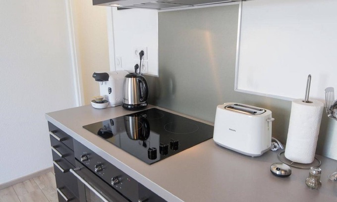 Faubourg-Raines Apartment | SweetHome Dijon - Black & White