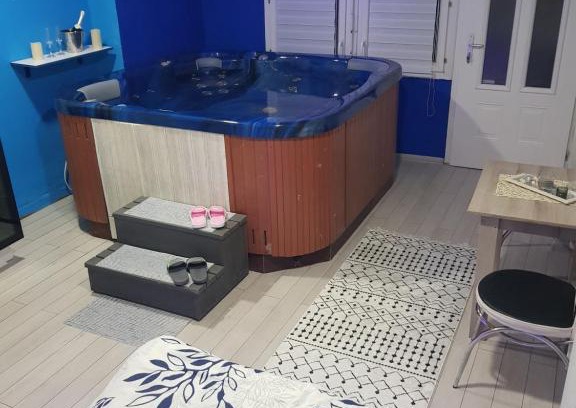 Paracin Apartment | Swimming Room