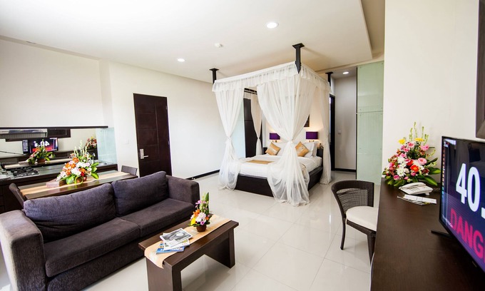 Sunset Road Apartment | Swiss-Belcourt Sunset