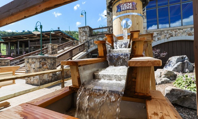 Seven Springs Condo | Swiss Mountain 1 Bedroom - Premier Unit with Patio by RedAwning - Save 10% on 3 Nights, 15% on 5 Nights!