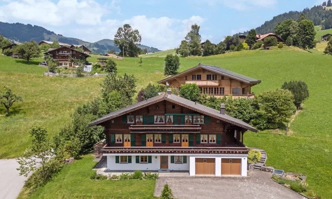 Saanen Ski Chalet | Swiss Peaks Haven with Unparalleled Views