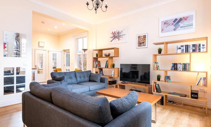 Bootham House | Sycamore Cottage York, dog friendly, close to the river