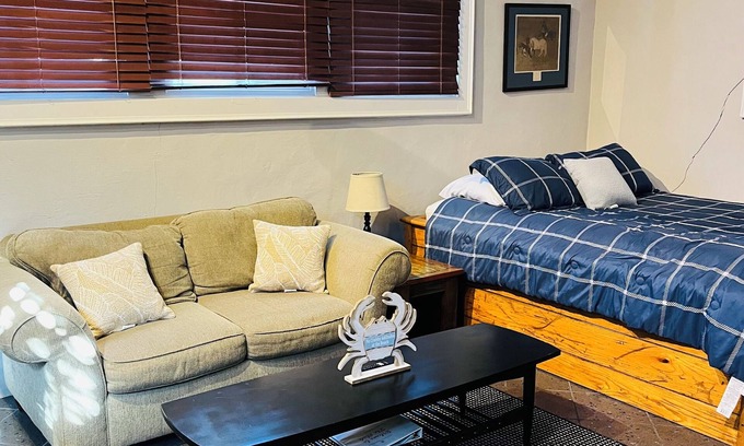 Old Town Apartment | Sycamore Studio at the Abode Guest House