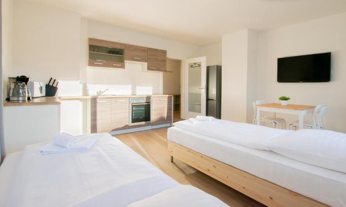 Krefeld Apartment | T&K Apartments - Studio Apartments - 22 min MESSE DUS & Airport DUS