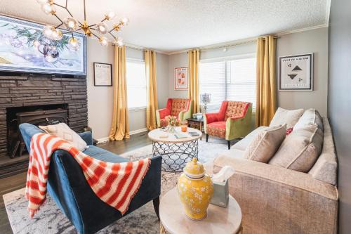 Mayo Meadow House | T-Town Bougie - Trendy and Fun! Only blocks from Expo Square