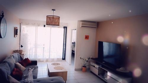 Centre-Ville Apartment | T3 le cristal St Pierre 300m de la plage