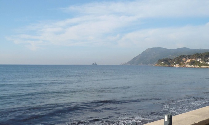 Les Sablettes Apartment | T3 on the French Riviera seafront