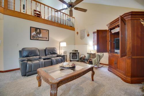 Scraper House | Tahlequah Duplex with Screened-in Porch and Fire Pit!