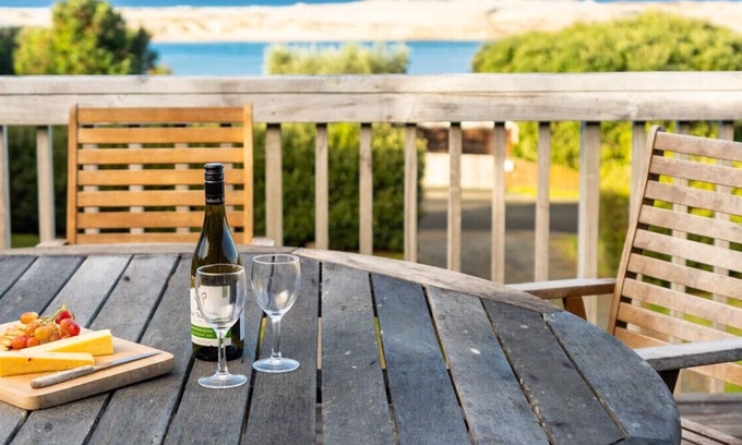 Mangawhai Heads Cottage | Talinga Ocean Views - Mangawhai Holiday Home