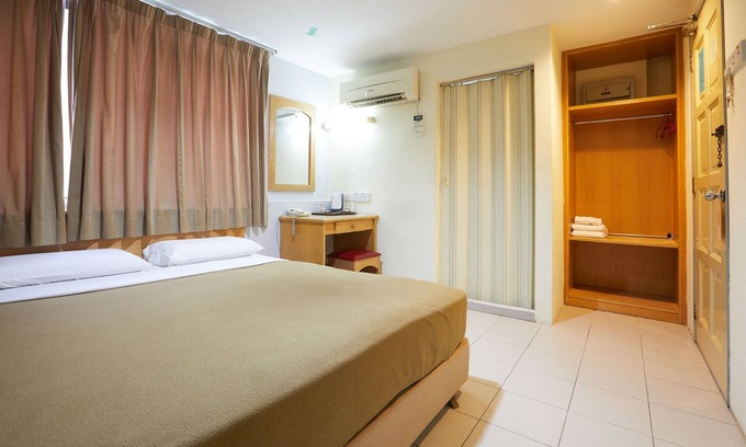 City Centre Hotel | Tang City Hotel, Petaling Street, Merdeka PNB 118 Tower