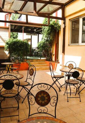 Otopeni Hostel | Taxi Hostel