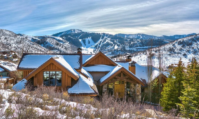 Deer Valley Villa | Telemark Luxury Retreat by AvantStay | Stunning Views w/Theatre Room!