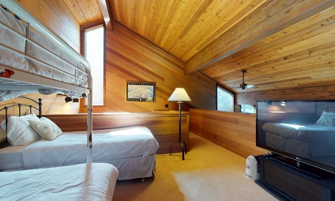 Mammoth Lakes Condo | Tennis Village 14 Pet-Friendly, Spacious, Comfortable, Great Complex Amenities by RedAwning