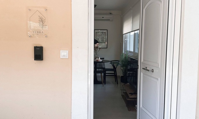 Eretria Apartment | Terra Apartment-quiet apartment in the heart of Eretria
