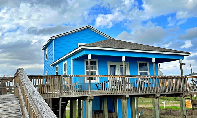 Surfside Beach Cottage | The Aloha Beach your exquisite property that promises an extraordinary stay!
