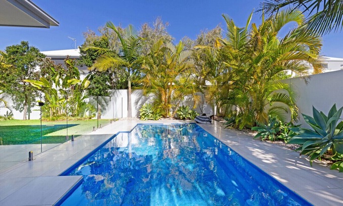 Yaroomba Apartment | The Art House @ Beachside