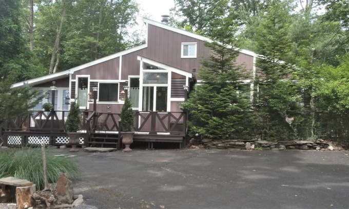 East Stroudsburg Ski Chalet | The Bamboo House.....