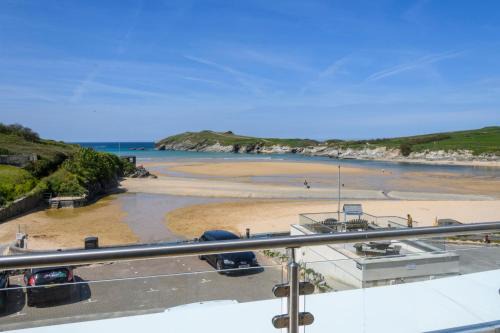 Porth Apartment | The Beach House & Porth Sands Apartments