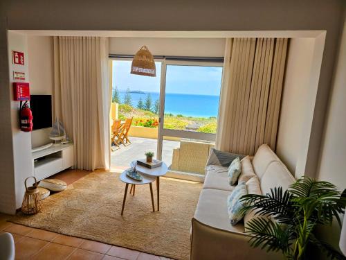 Vila Baleira Apartment | The Beach House