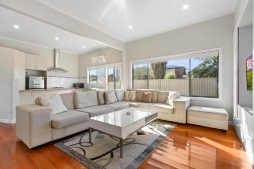 Lakes Entrance House | The Beaches on Lakes