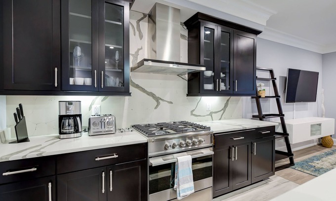 Stanton Park House | The Bell, Capitol Hill. 3BR 3Bath located minutes to the U.S capitol.