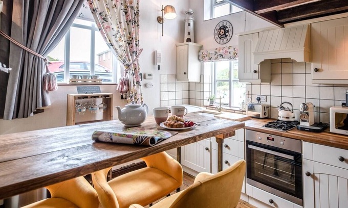 Wangford Apartment | The Black House, Wangford