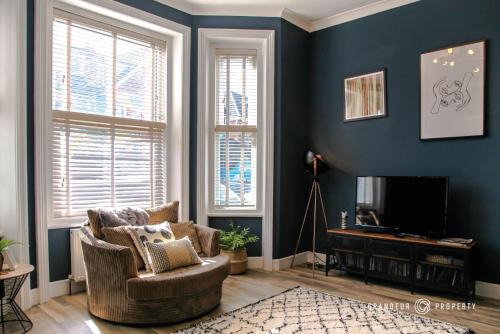 Boscombe Apartment | The Blue Bank Suite by Grandeur Property