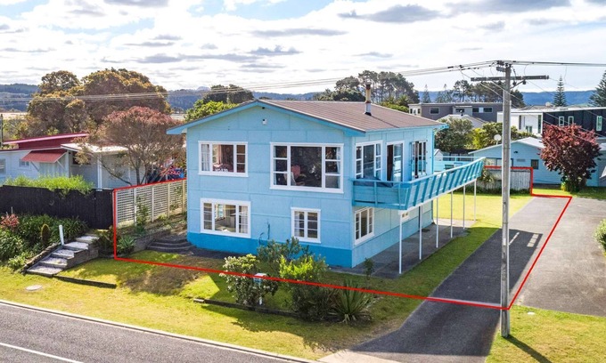 Whangamata House | The Blue House - loads of Kiwi bach character just 30 seconds to the beach