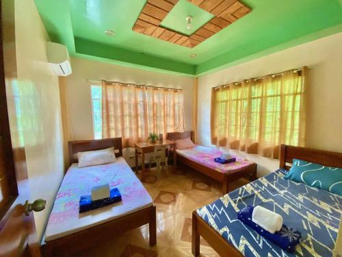 Paracelis House | The Bougain Villa Guest House