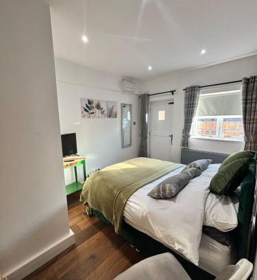 Lichfield House | The Bungalow